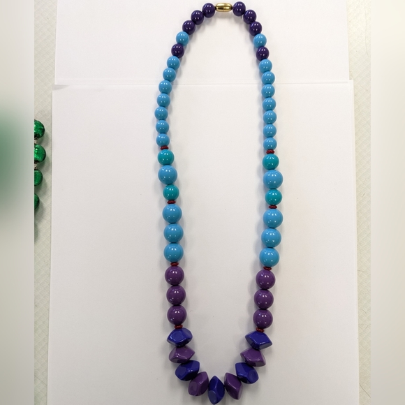VTG. VIBRANT BEADED NECKLACE - Picture 7 of 12